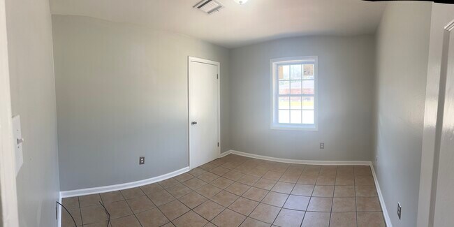 Building Photo - Savoy apartments