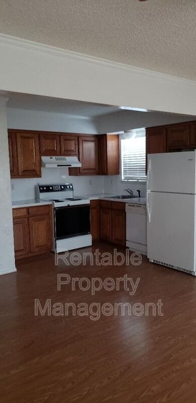 Building Photo - 108 W Stage Coach Trl