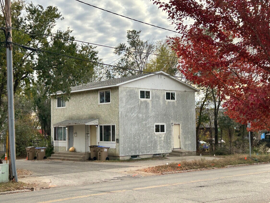 Primary Photo - 115 11th Ave NW