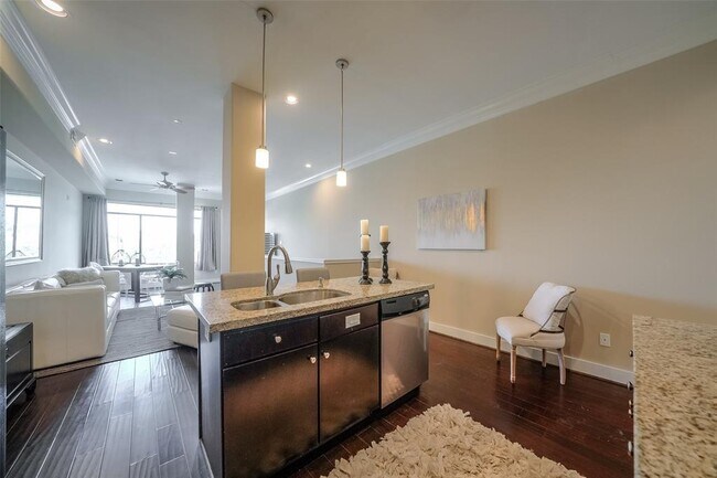 Foto del edificio - 510 Lovett Blvd