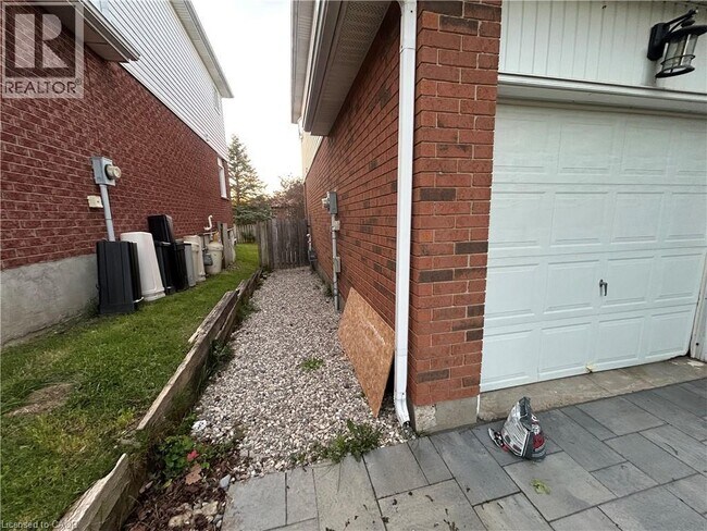 Building Photo - 624A RUMMELHARDT Drive