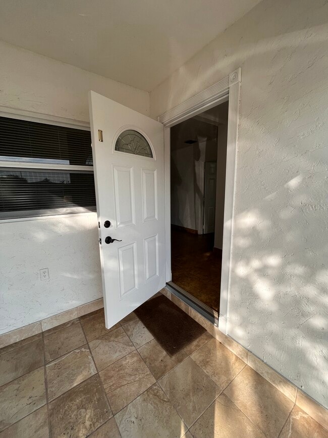 Building Photo - 3137 SW 23rd Ter