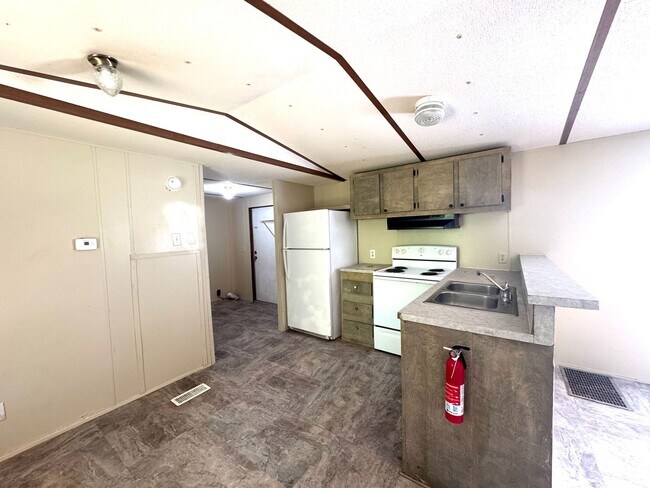 Foto del edificio - Sweet 2 Bedroom 2 Bathroom singlewide in Green Acres Mobile Home Park in Greenwood, FL