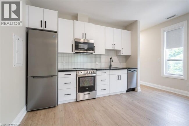 Building Photo - 9 Munn St