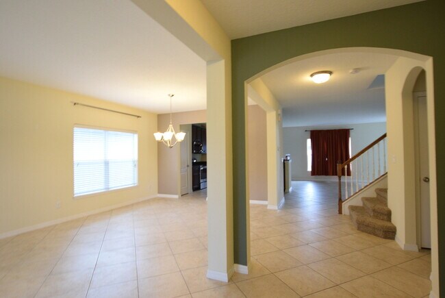 Building Photo - 10507 Cabbage Tree Loop