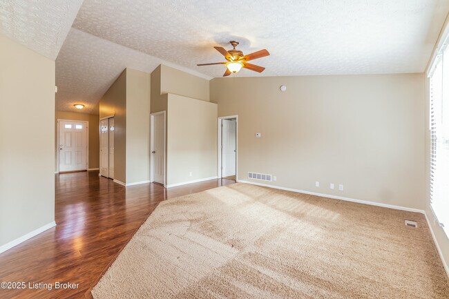 Foto del edificio - 7319 Orchard Lake Blvd