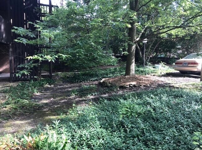 Foto del edificio - 5603 Lakeside Dr