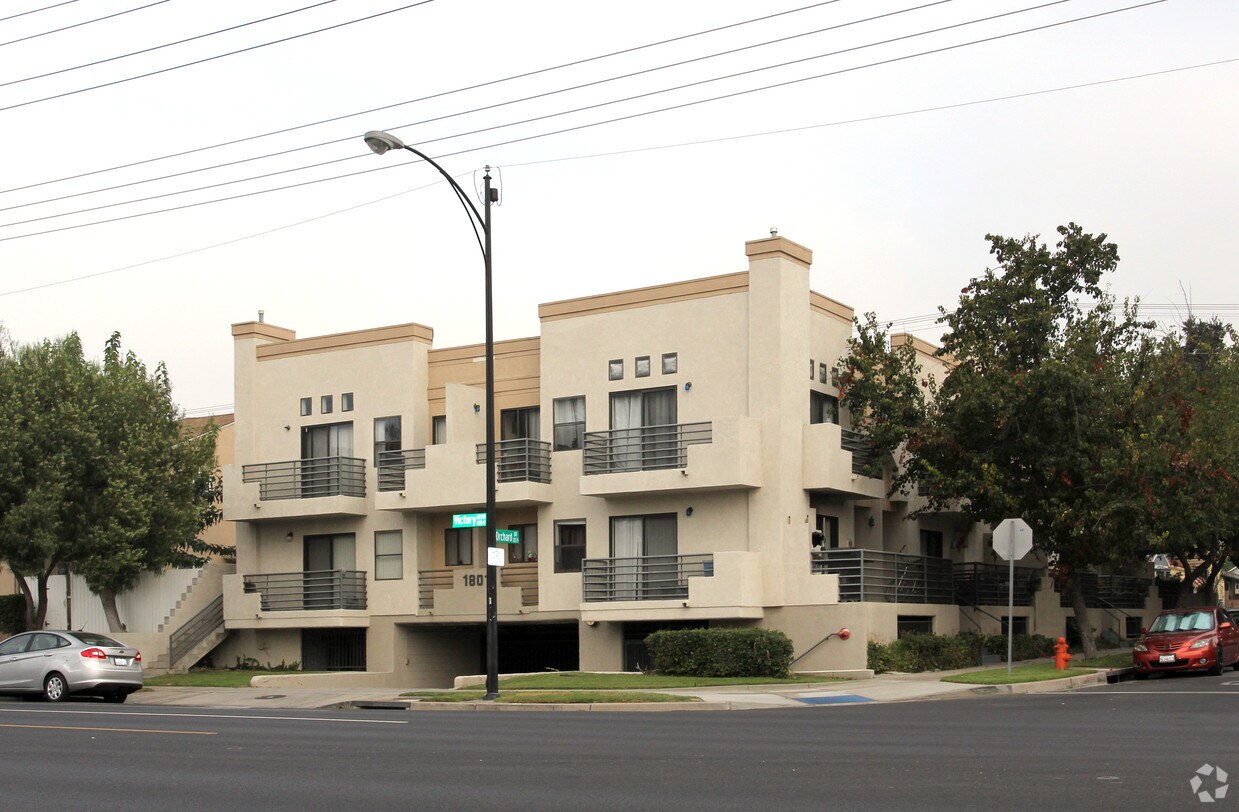 1801 W Victory Blvd, Burbank, CA