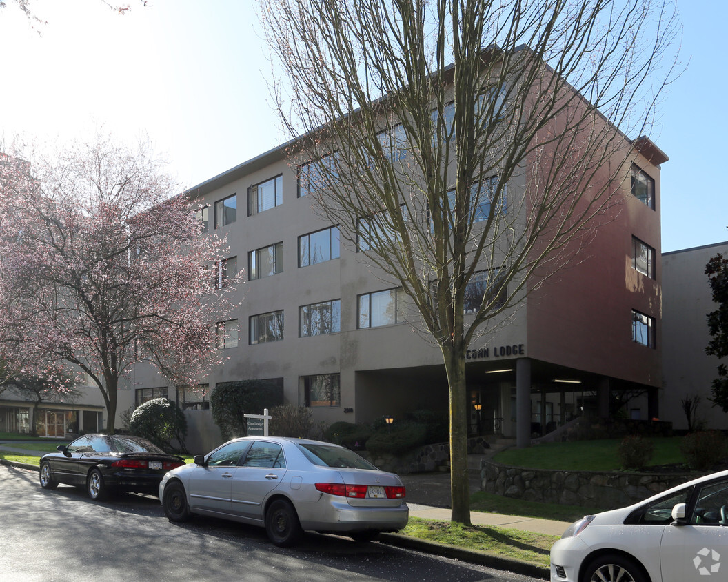 Building Photo - Conn Lodge Apartments