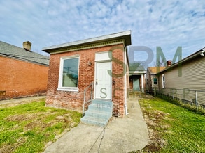 Building Photo - 2823 Garfield Ave