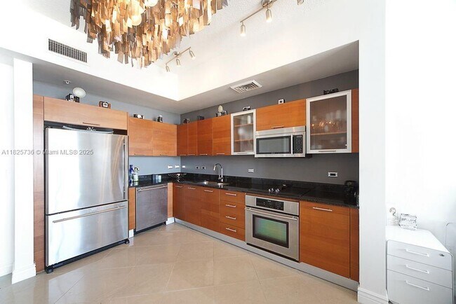 Foto del edificio - 3470 E Coast Ave