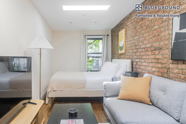 Foto del edificio - 316 W 14th St