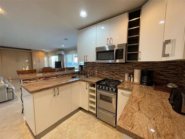 Building Photo - 4564 El Mar Dr