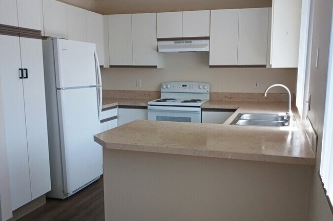 Building Photo - Noble Court Estates