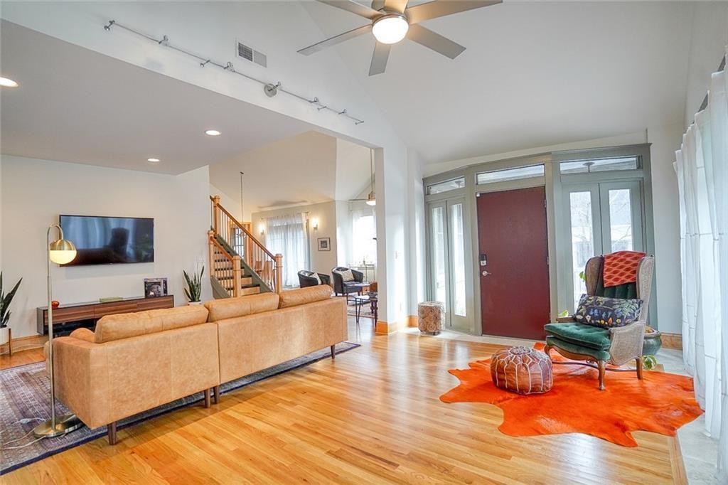 Foto principal - 821 Penn Ave NE