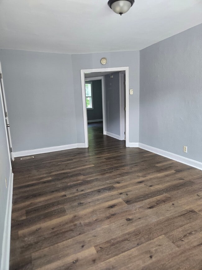 Building Photo - 40 W Talbott St