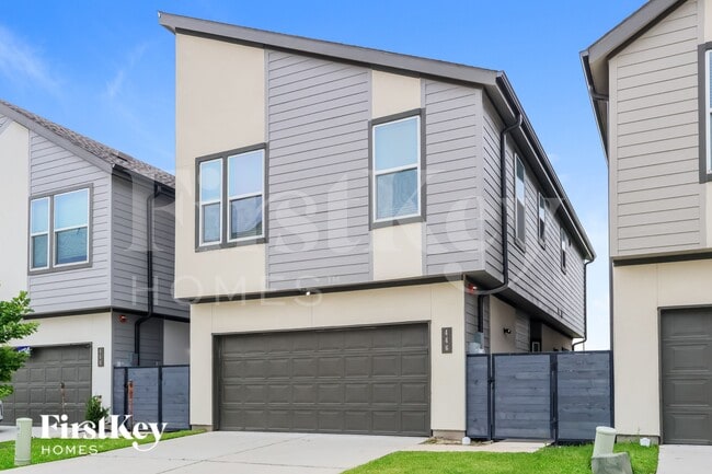 Building Photo - 446 S Centro Cir