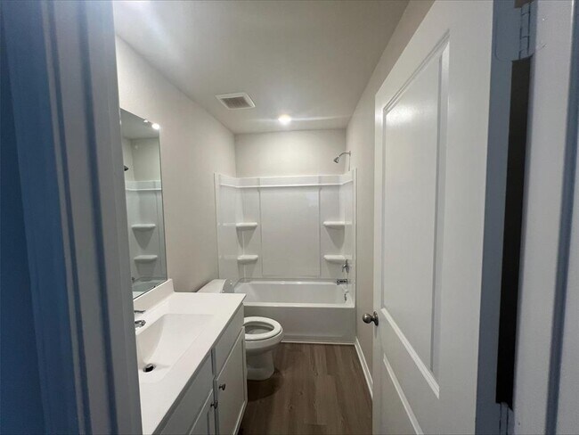Building Photo - 16457 Blossom Grv Dr