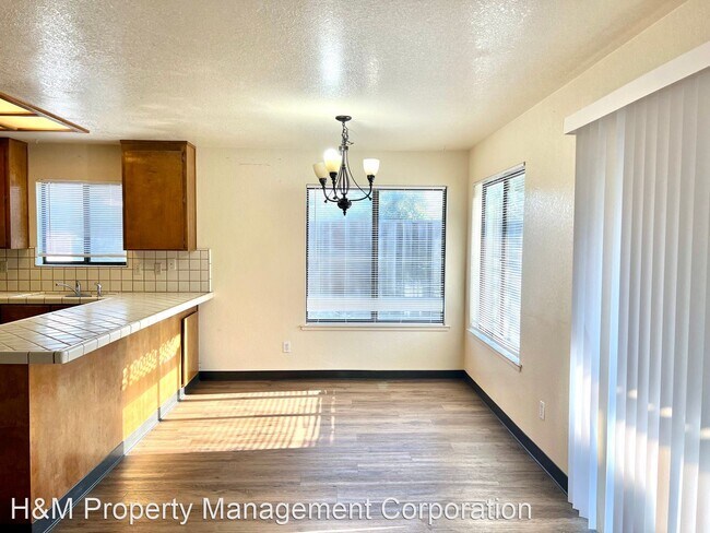 Building Photo - 4 br, 2 bath House - 830 BONNIE VIEW DR