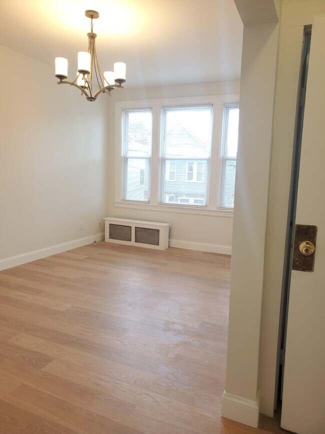 Foto del edificio - 376 Van Nostrand Ave