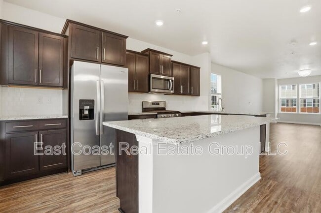 Building Photo - 5123 Ironsides Dr