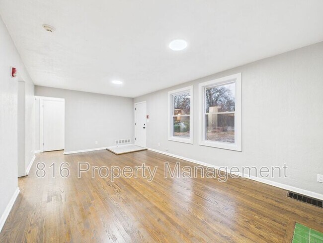 Foto del edificio - 7560 Prospect Ave