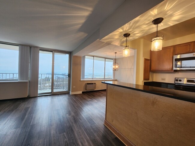 2/2ba Breakfast Nook - Prospect Tower