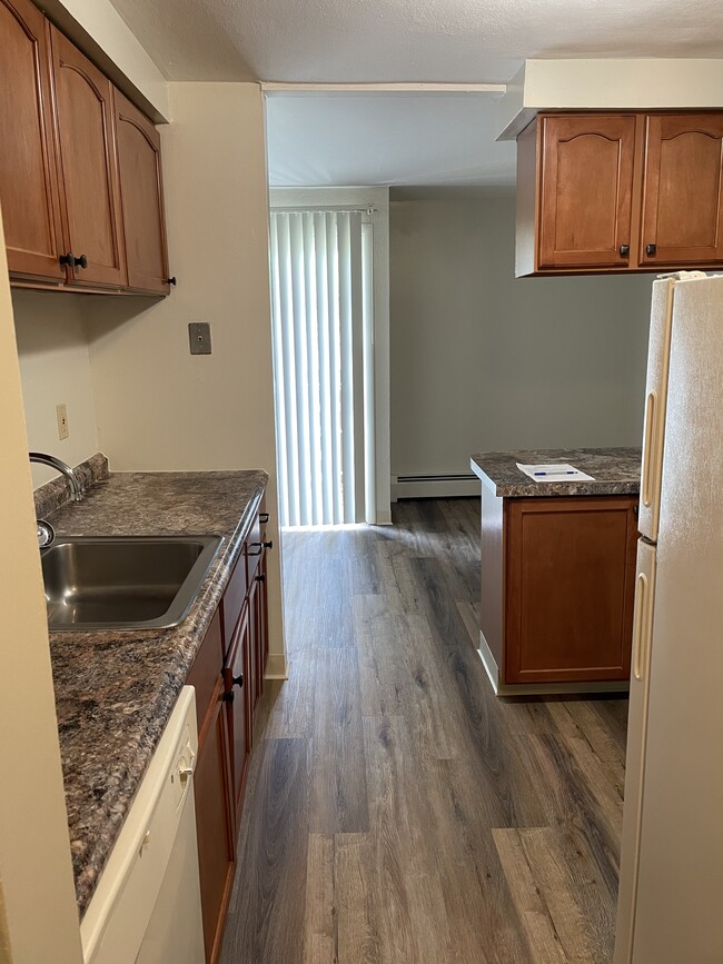 Clay Court Apartments 5548 Bear Rd Syracuse NY 13212 Apartments com Clay Court Apartments 5548 Bear Rd Syracuse NY 13212 Apartments com