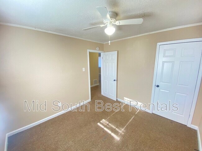 Building Photo - 2871 Montague Ave