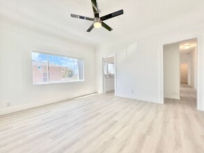 Building Photo - 707 W 48th St