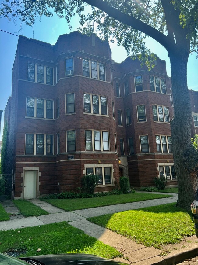 Foto del edificio - 7843 S Paxton Ave