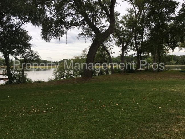Building Photo - 1061 Cedar Bay Rd
