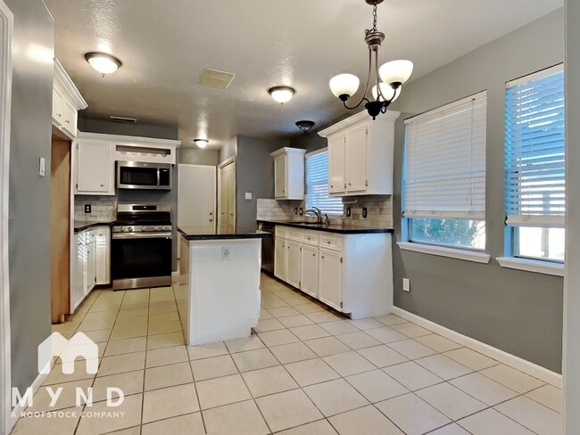 Foto del edificio - 22911 Garden Canyon Dr