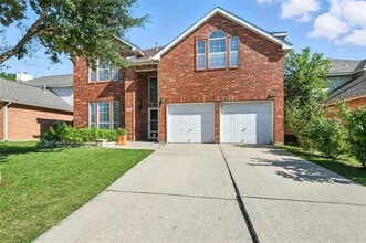Building Photo - 2714 Chatsworth Dr