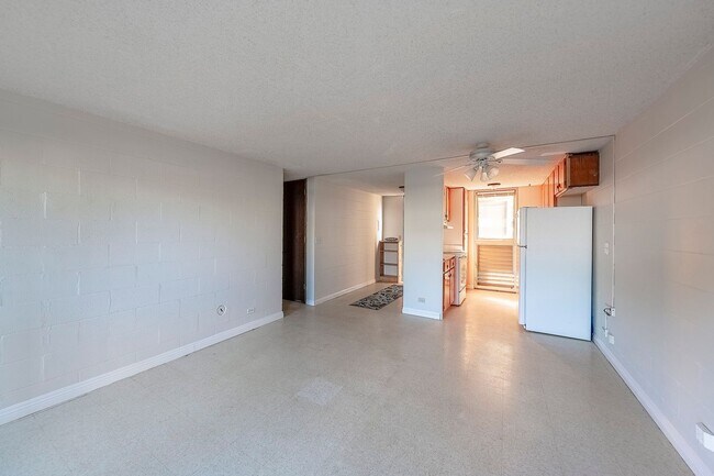 Foto del edificio - SPACIOUS GROUND FLOOR condo w/ 1/1/1pkg co...