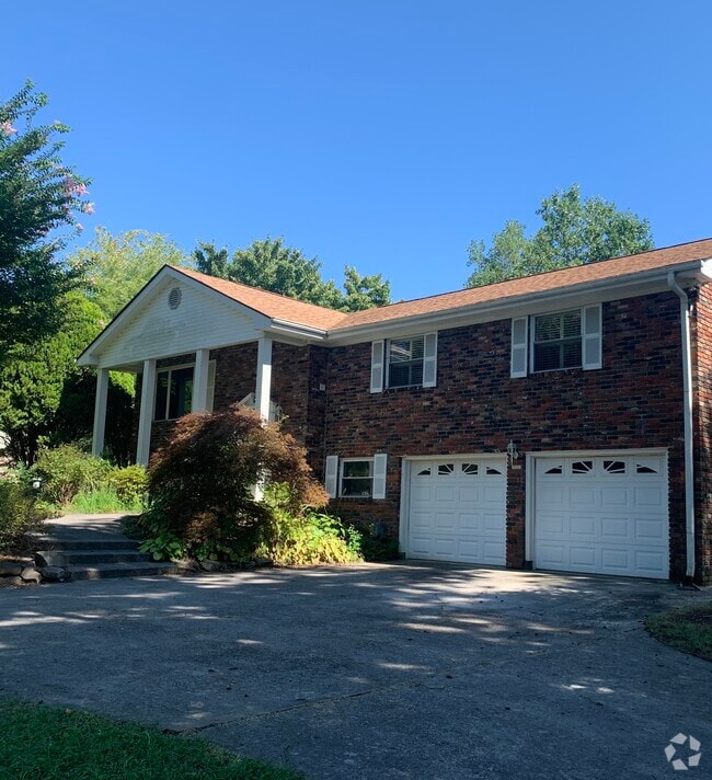 Building Photo - 9836 Bob Gray Rd