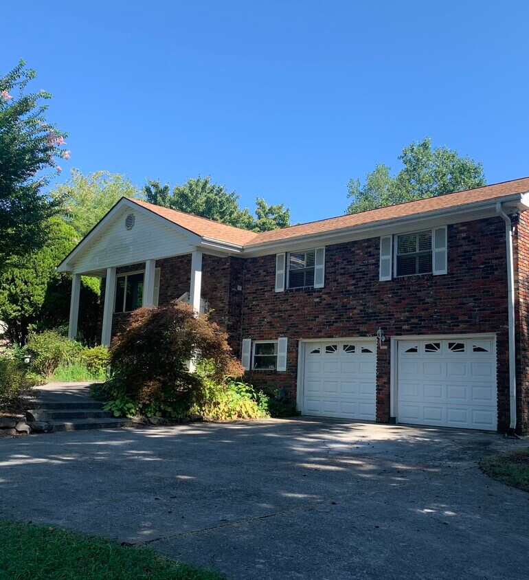 Foto principal - 9836 Bob Gray Rd