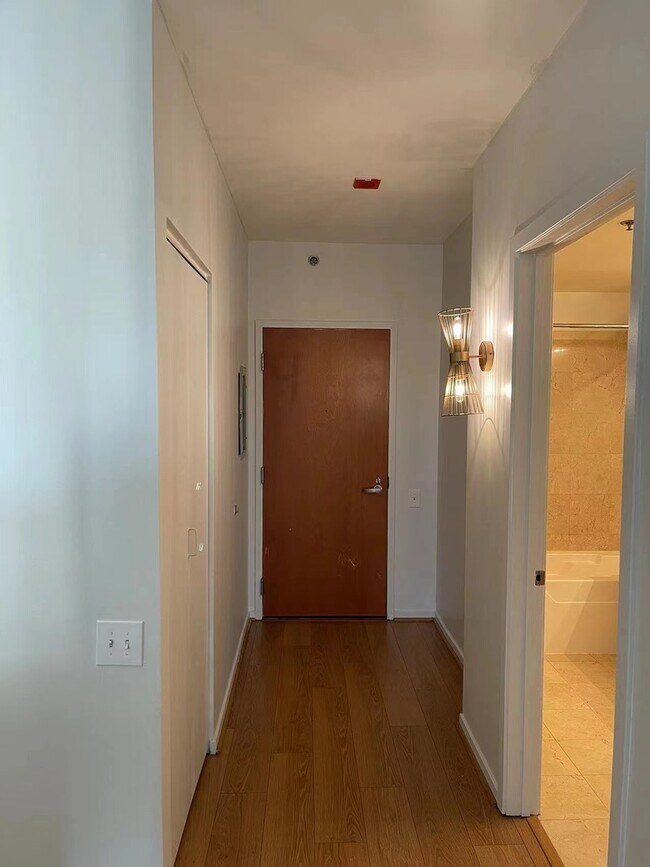 Building Photo - 210 S Desplaines St