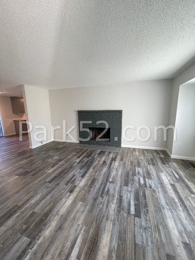 Foto del edificio - 2 Bedroom Duplex in Lakewood!