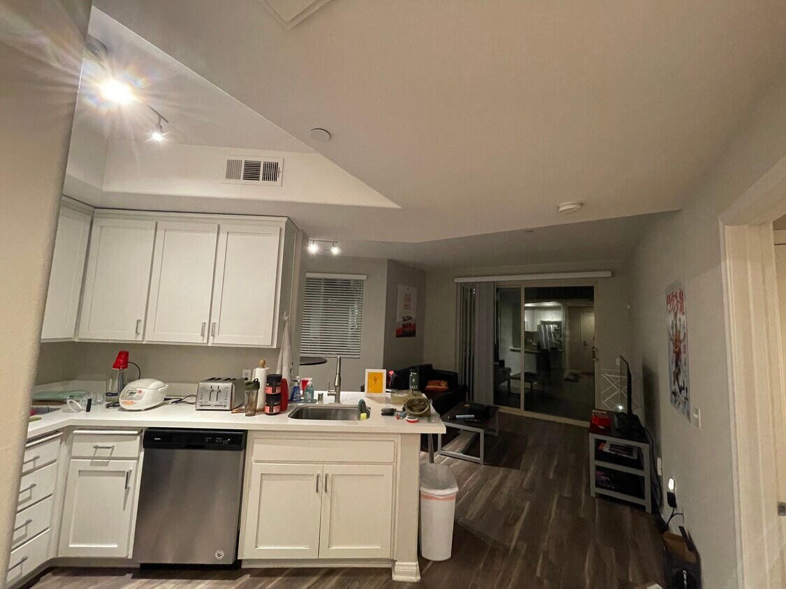 Foto principal - 3760 S Figueroa St