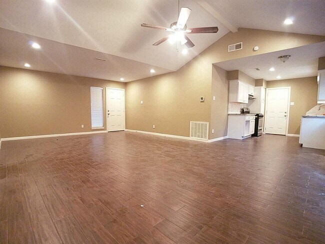 Building Photo - 5707 Southminster Dr