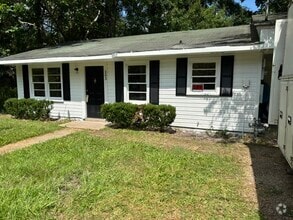 Building Photo - 203 Newman St