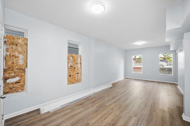 Building Photo - 2230 W 24th St