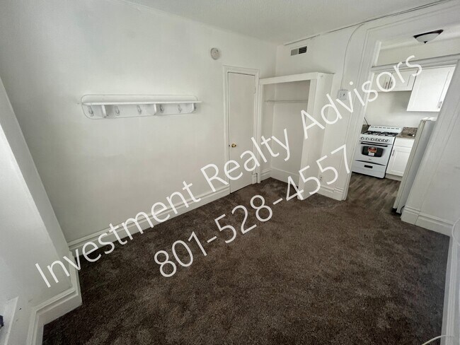 Building Photo - 403 E 2700 S