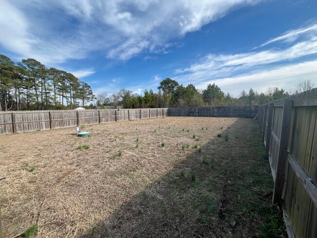 Building Photo - 107 Garrett Dr