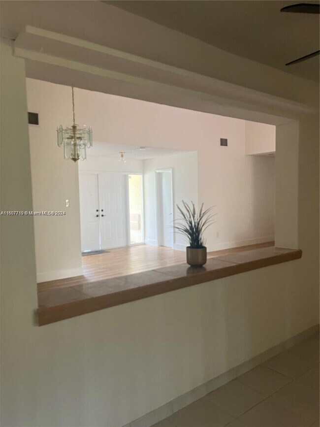 Foto del edificio - 9920 SW 8th St