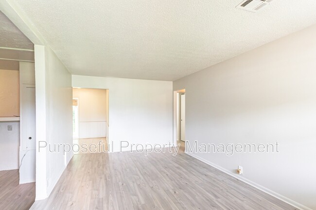 Foto del edificio - 1205 E Madison St