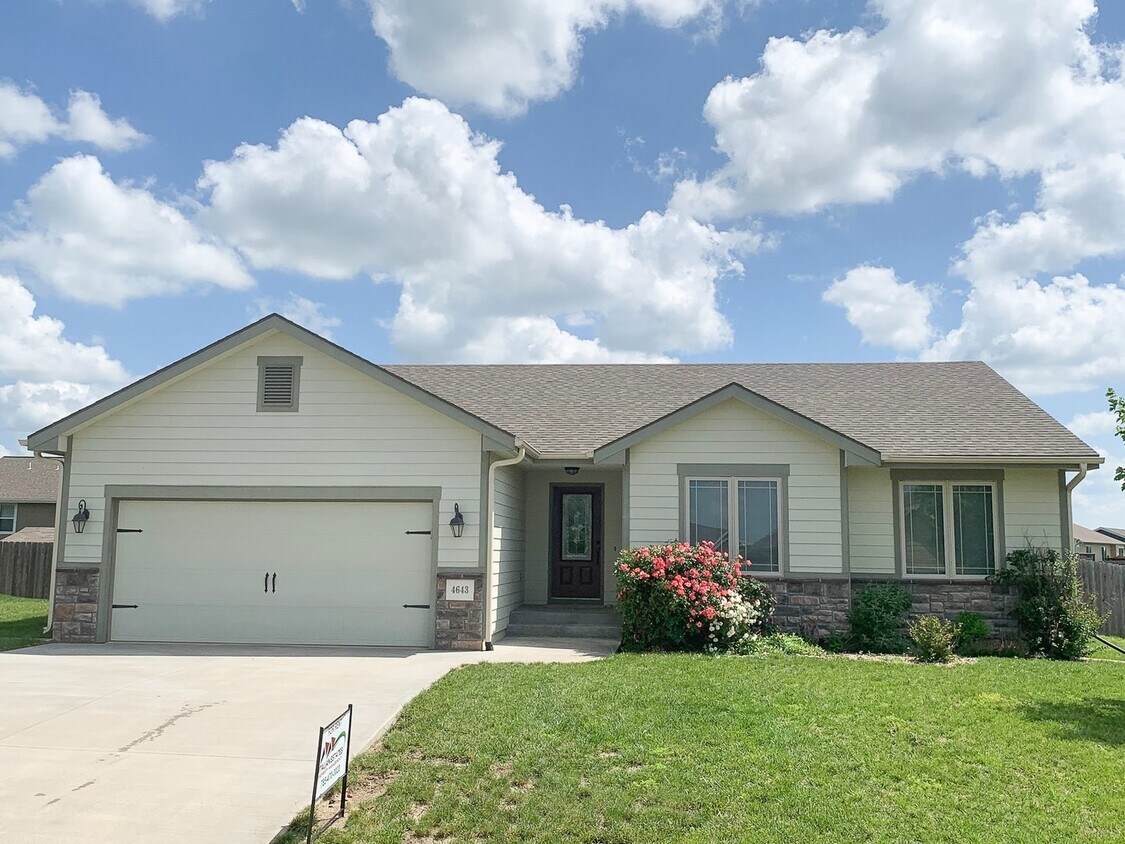 4643 S Dwight Dr, Manhattan, KS 66502 House Rental in Manhattan, KS