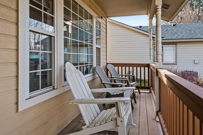 Building Photo - 2074 N Siesta Ave