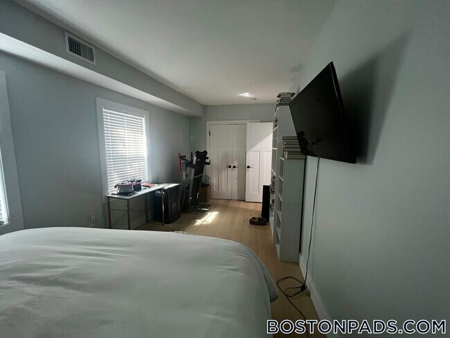 Building Photo - 3 Walley St